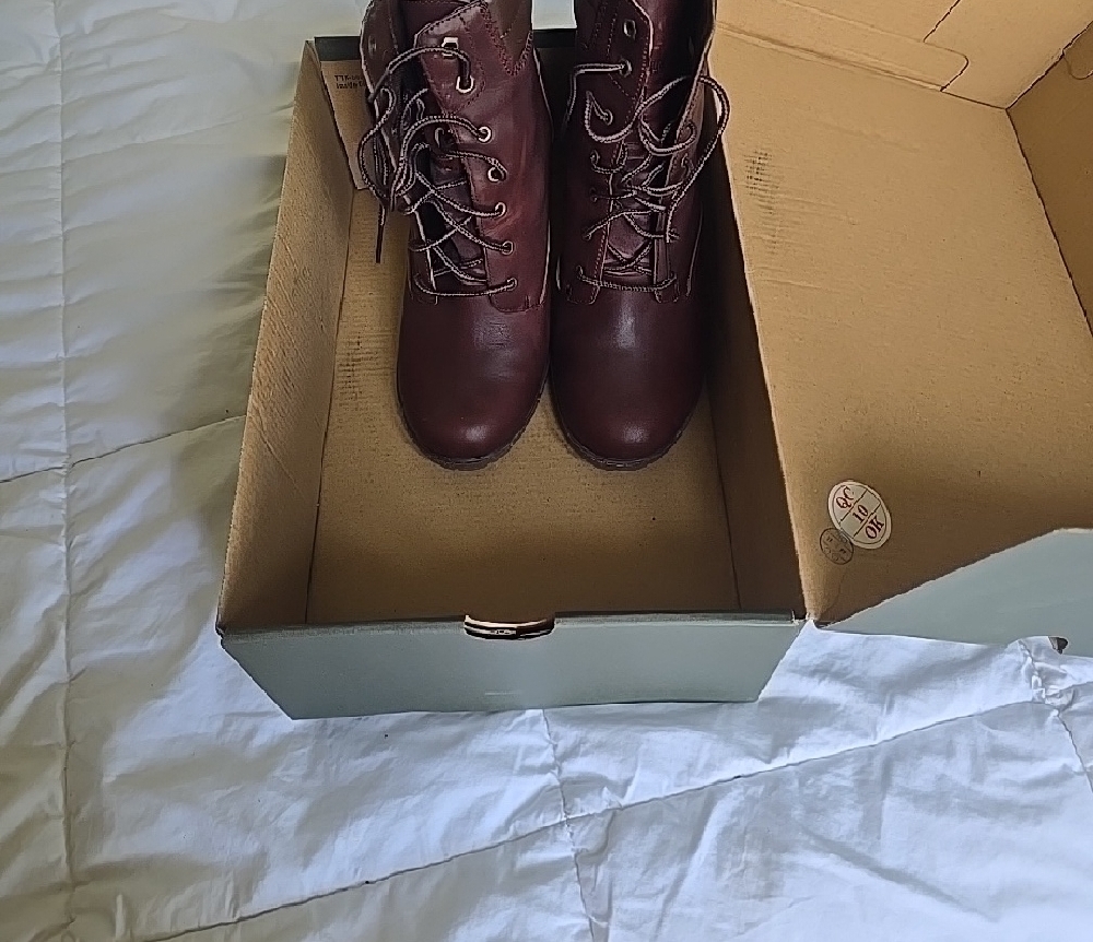 Timberland Burgundy Full Grain Leather Boots - Picture 4 of 6